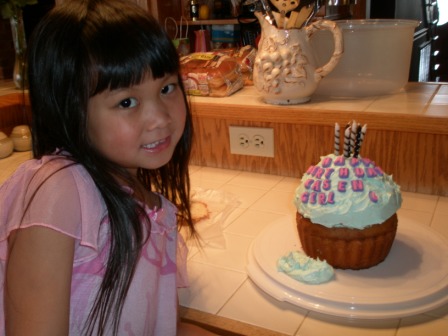 Kasen with the Girl birthday cake